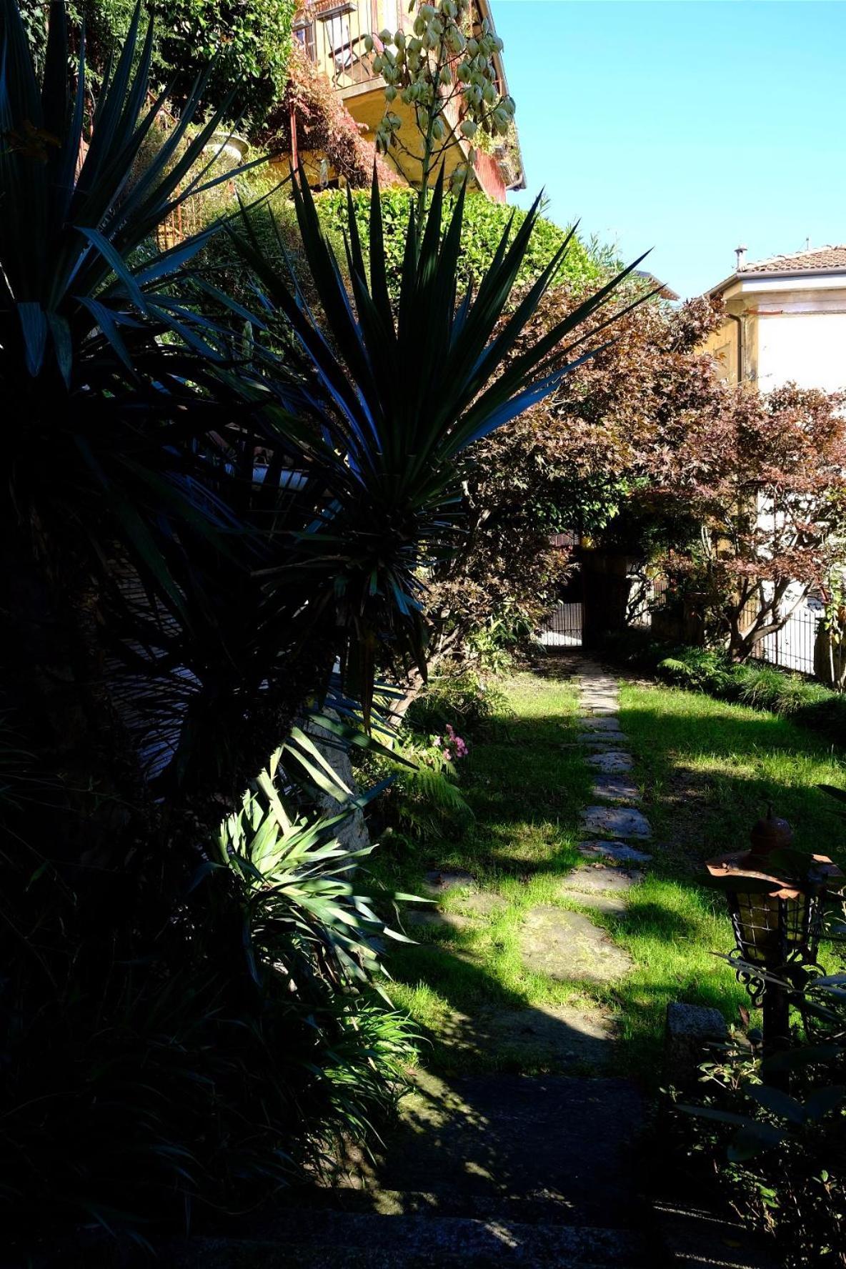 Garden Apartment Lesa Exterior photo